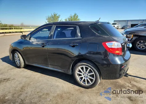 2010 Toyota Corolla Matrix z USA, uszkodzony, nr VIN 2T1KU4EE8AC256516